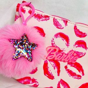 COPY - COPY - Barbie makeup bag